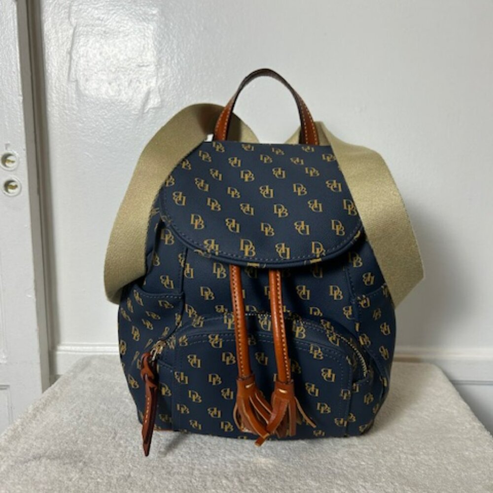 Dooney & Bourke Signature Monogram Navy Tan Bucket Drawstring Backpack Luxury - Picture 11 of 11